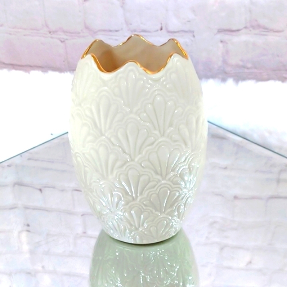 Lenox Vintage Made In USA Collectable Egg Design Shape Vase 24 Kt